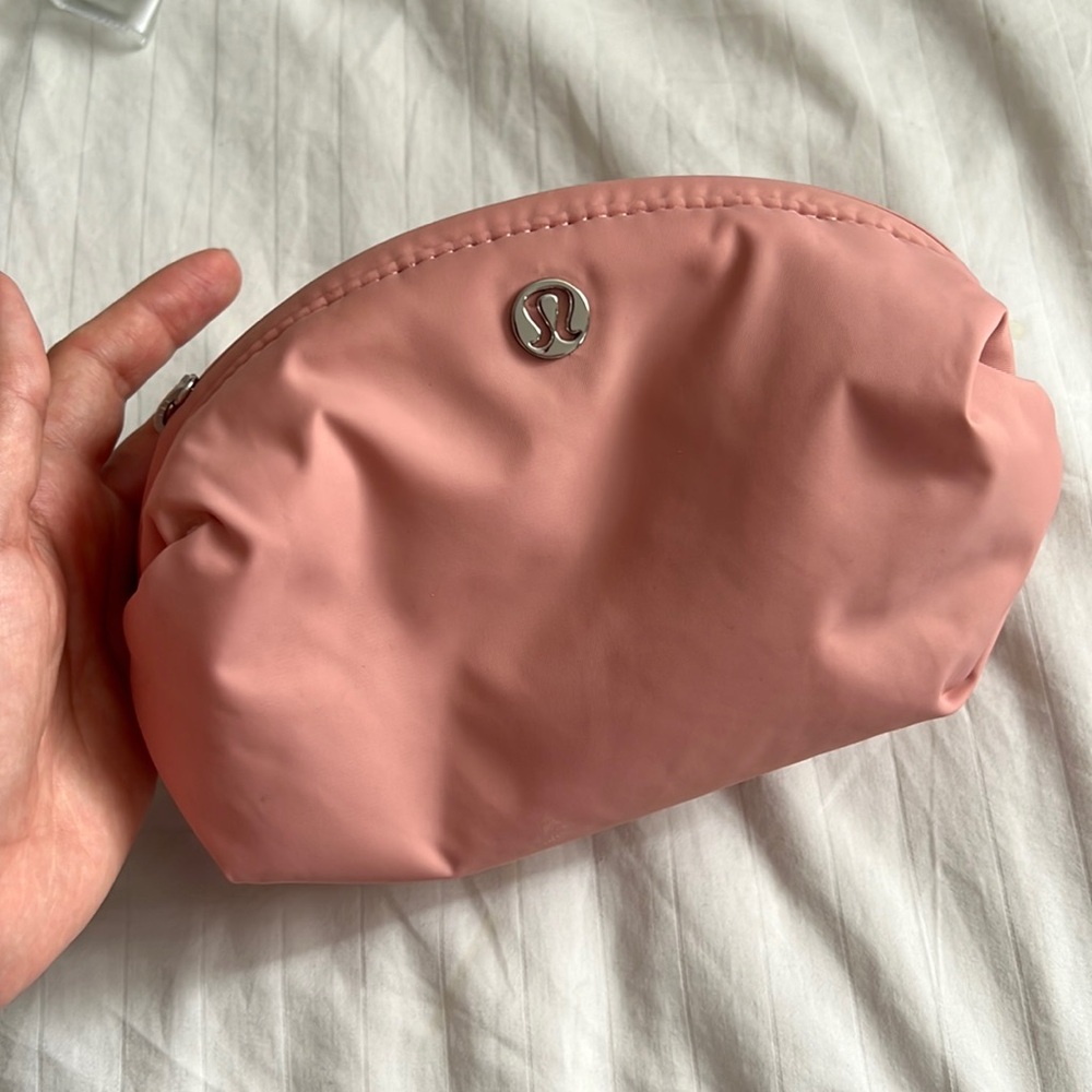 Lululemon feeling ready mini pouch